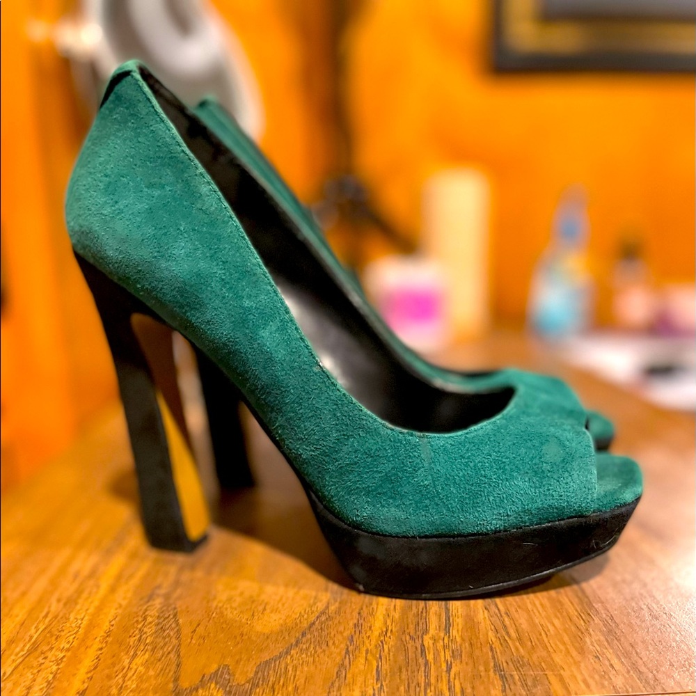 MRKT 5” Suede Peep-Toe Heel